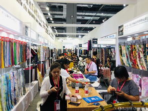 全球纺织网携轻纺城展团现身上海展 展厅首日人气火爆